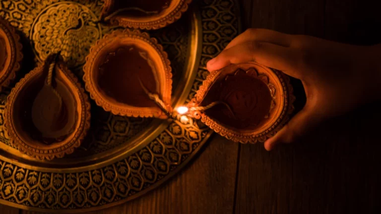 Why You Should Consider an Instant cash Loan for Diwali 2023 Celebrations